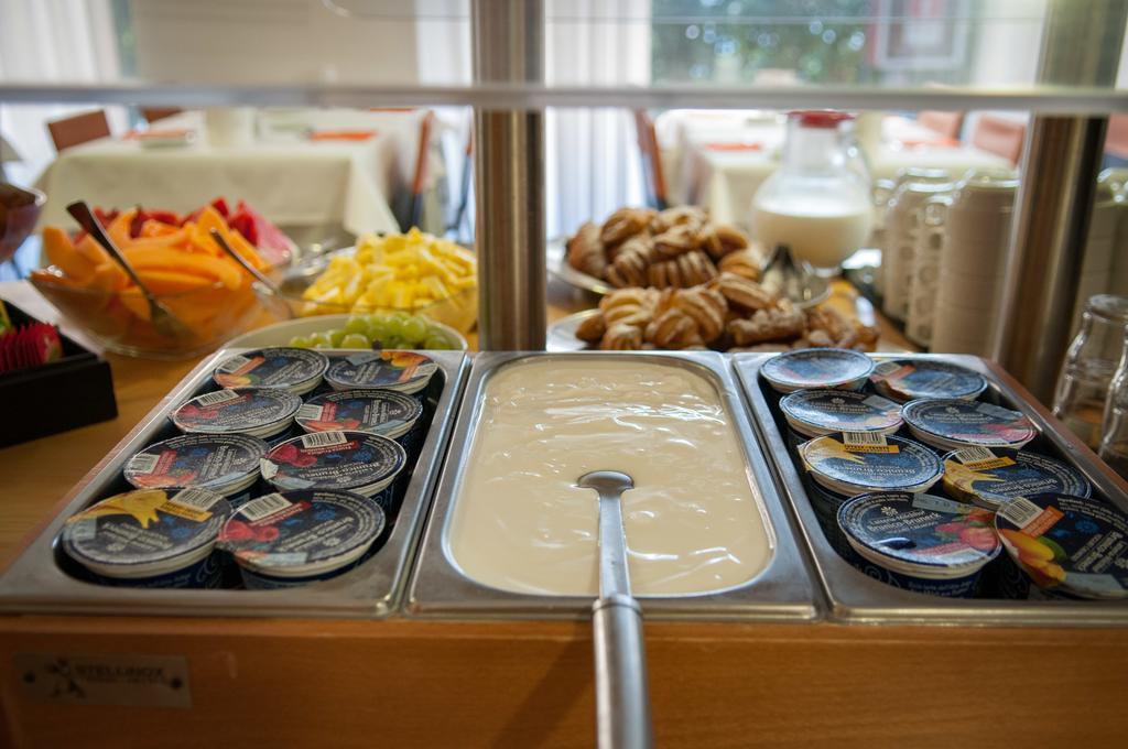 Hotel Simi Lan